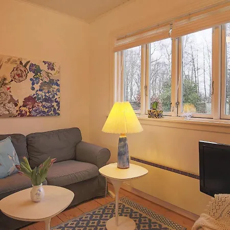 Holiday home 4 Person In Dronningm Lle *
